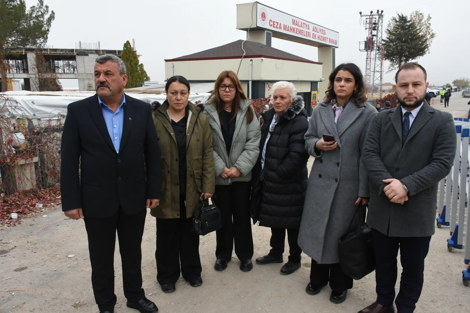 Malatya'da hamile eşini öldüren koca ile 4 sanık hakim karşısında