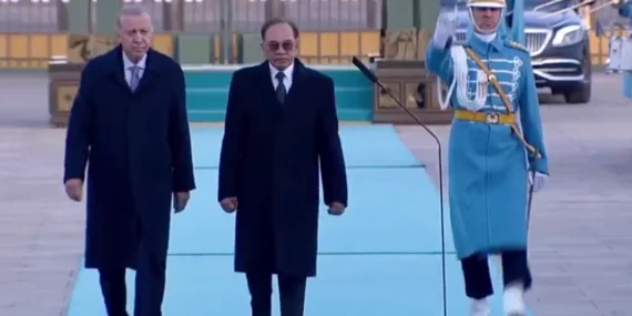 Malezya Başbakanı Enver İbrahim Külliye’de