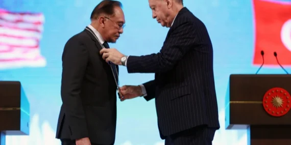 Malezya Başbakanı’na Cumhuriyet Nişanı