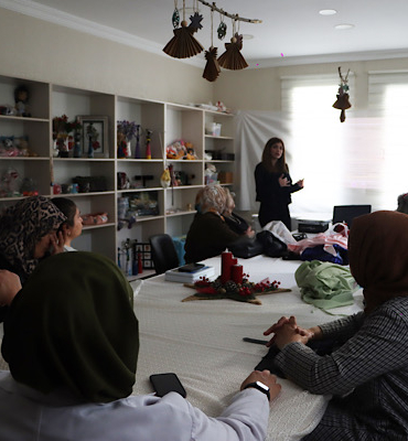 Maltepe’de özel çocuklu ailelere yönelik seminer düzenlendi