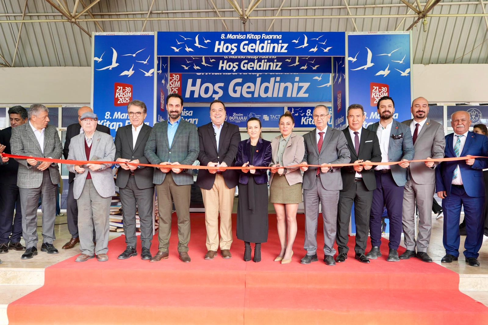 Manisa'da kitapla 8'inci buluşma