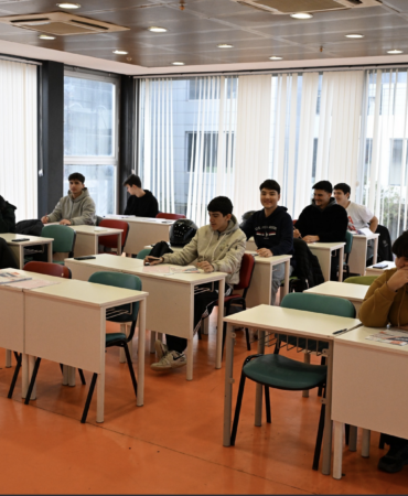 Manisa'da MABEM ödüllü öğrenci alım sınavı gerçekleştirildi