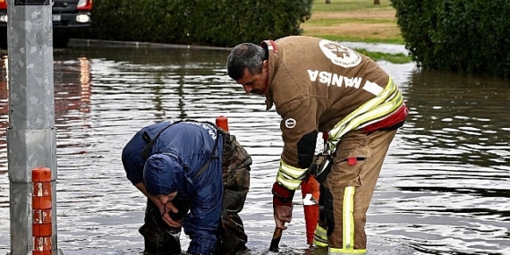 Manisa’da Sağanak Mesaisi: Büyükşehir ve MASKİ Sahada
