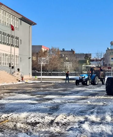 Mardin Midyat'ta kar seferberliği