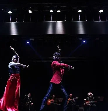 Mavi Siyah’tan ritim ve zerafetin buluştuğu unutulmaz gece