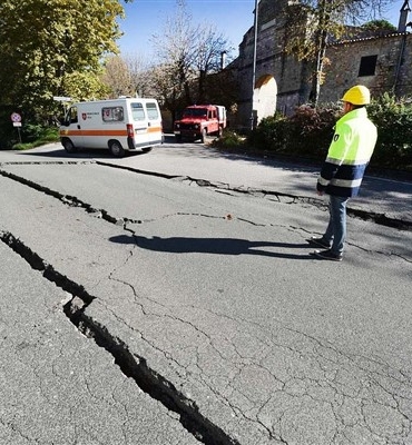 Meksika'da depremde iki kişi öldü