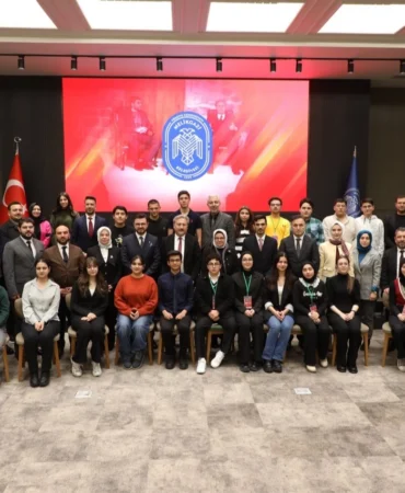 Mektep Melikgazi geleceğe ışık saçıyor