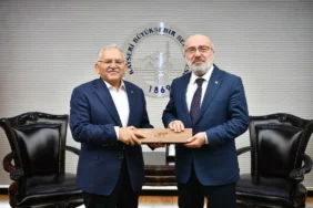 Memduh Büyükkılıç'tan KAYÜ'ye gastronomi teşekkürü