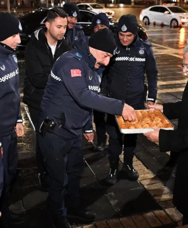 Memduh Büyükkılıç'tan yılbaşında gece mesaisi