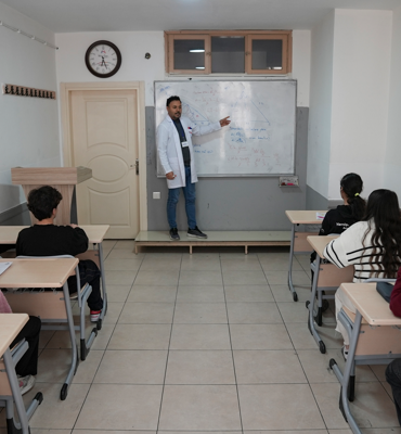 Mersin Büyükşehir Belediyesi'nden öğrencilere destek