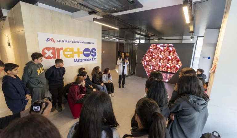 Mersin’de 'Aratos Matematik Evi' binlerce öğrenciyi ağırladı