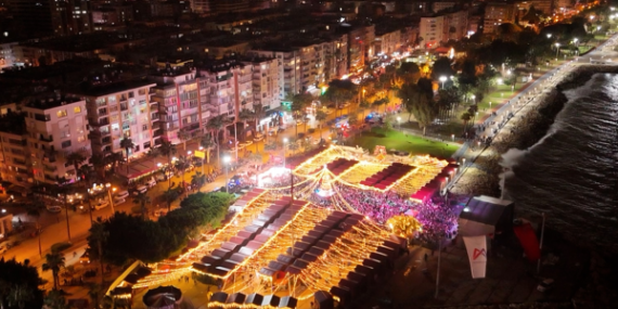 Mersin’de yeni yıl ‘Yılbaşı Sokak Partisi’ ile karşılandı