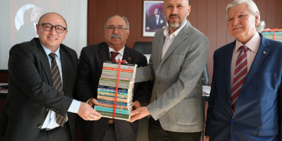 Mersin’deki şiir yarışmasında ödüller sahiplerini buldu