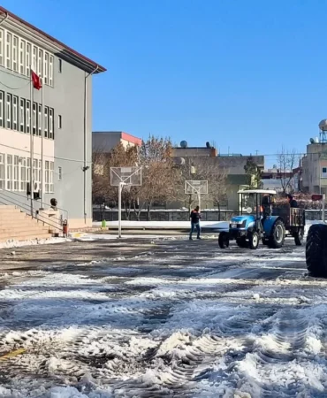 Midyat’ta Yoğun Kar Yağışına Karşı Seferberlik