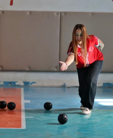 Milli bocce sporcusu Zeynep, İrlanda'da "kürsü" mücadelesi verecek