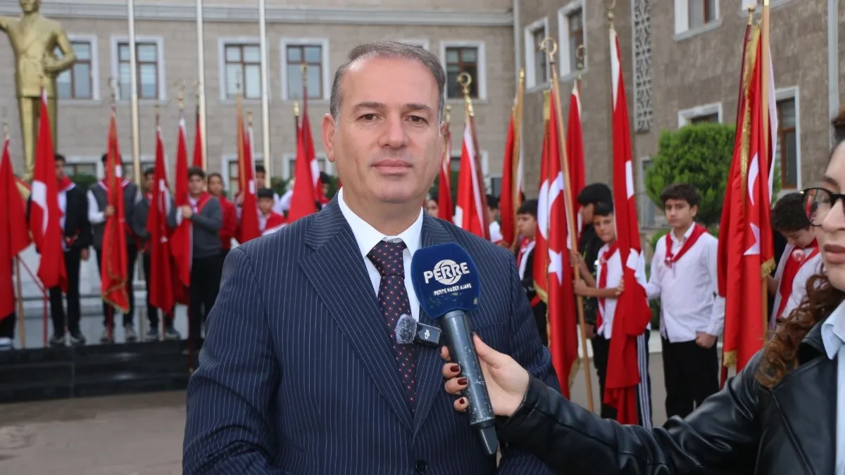 Milli Eğitim İl Müdürü Tosun: ‘Bize değer katan öğretmenlerimizin Öğretmenler Günü’nü kutluyoruz' - Videolu Haber