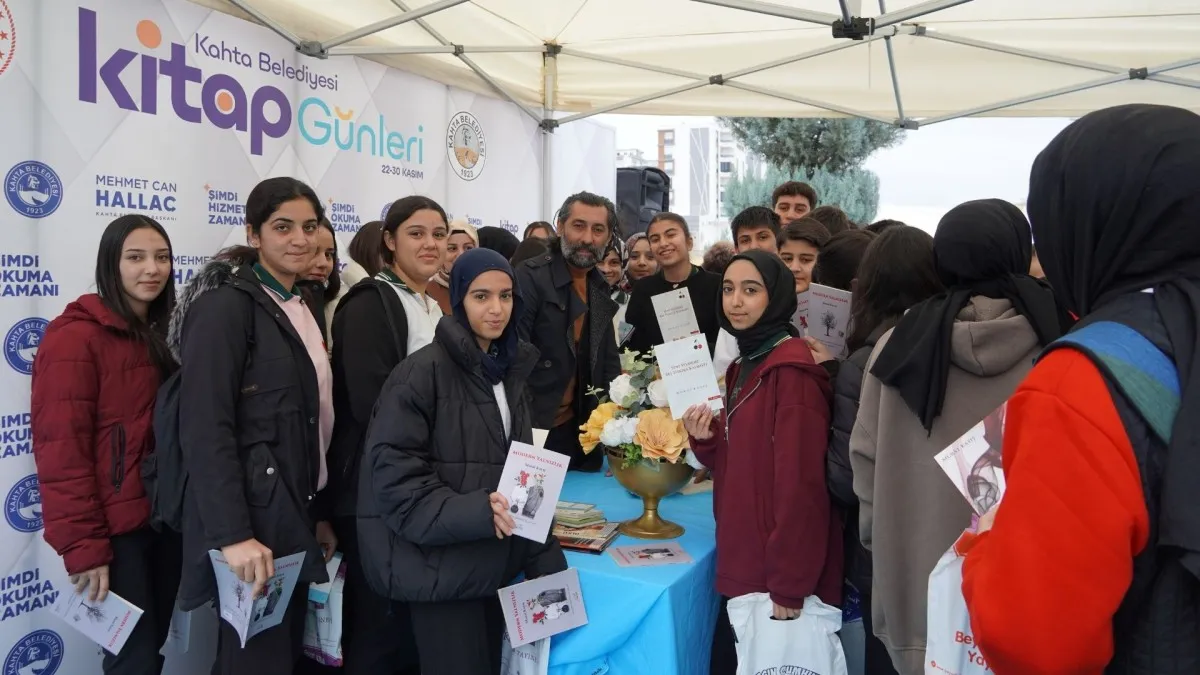 Murat Kayış, Kahta Kitap Günlerinde Okurlarıyla Buluştu - Videolu Haber