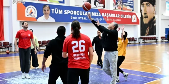 Muratpaşa Belediyesi’nden Amatör Spora Nakdi Destek