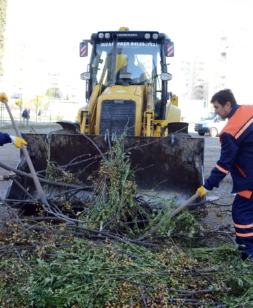 Muratpaşa çevreyi kirletenleri affetmiyor!