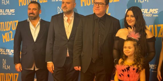 mutluyuz-mu-sinemasinin-galasi-yapildi-Jxnwdure.jpg