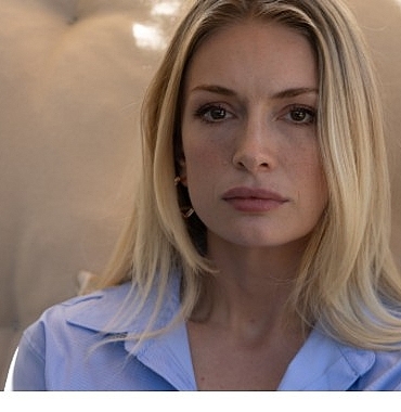 Netflix, 15 Ocak’ta Yayınlanacak Ayrılık Da Sevdaya Dahil İçin Fragmanı Paylaştı