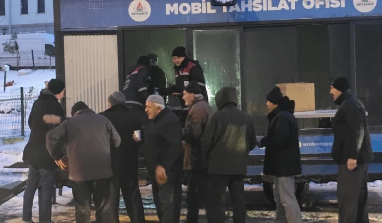 Nevşehir Belediyesi’nden poğaça ve süt ikramı