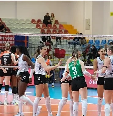 Nilüfer Belediyespor Eker, Eczacıbaşı Dynavit'i 3-1 mağlup etti