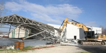 Nilüfer’de kaçak yapıların yıkımı sürüyor