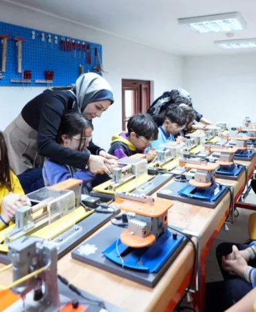 Öğrenciler bilgi ve becereyi kütüphanelerde kazanıyor