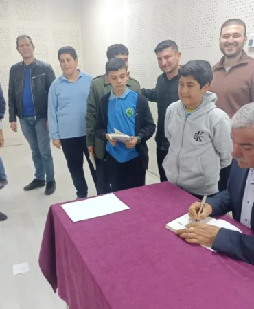 Öğrencilerden Yazar Çelik’e Soru Yağmuru: ‘Fırat’ın İki Yakası’ Üzerine Derin Analizler