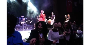 Öğretmenlere müzik ziyafetiyle 24 Kasım teşekkürü