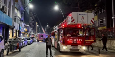 Ordu'da apartmanın çatısında çıkan yangında 5 kişi dumandan etkilendi