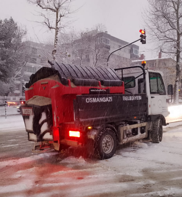 Osmangazi Belediyesi’nden karla mücadele çalışması