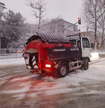 Osmangazi Belediyesi’nden Karla Mücadelede 7/24 Kesintisiz Mesai