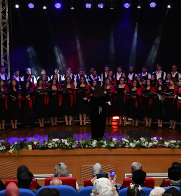 Osmaniye Belediyesi Çok Sesli Korosu’ndan “Kurtuluş” konseri