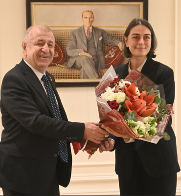 Özdağ, Üsküdar Belediye Başkanlığını ziyaret etti