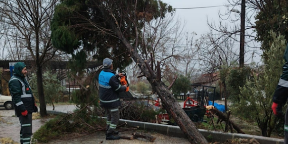 Pamukkale’de fırtına ve sağanak yağışa anında müdahale