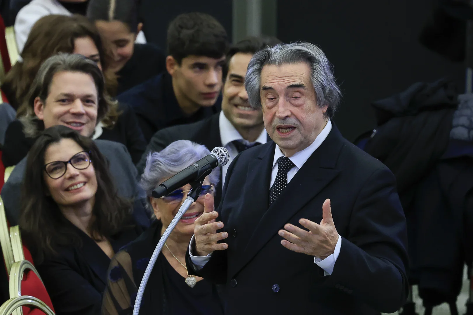 Papa 14. Leo, Vatikan’daki Noel konserine katıldı