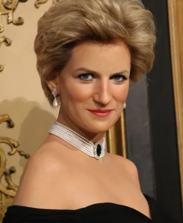 Paris'teki Grevin Müzesi, bal mumu heykelleriyle tarihe ışık tutuyor