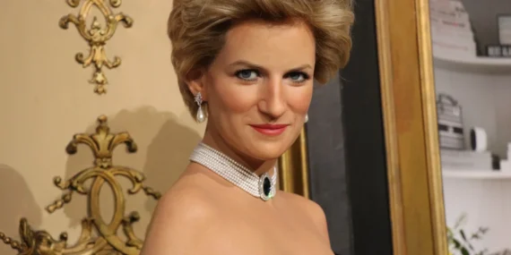 Paris'teki Grevin Müzesi, bal mumu heykelleriyle tarihe ışık tutuyor