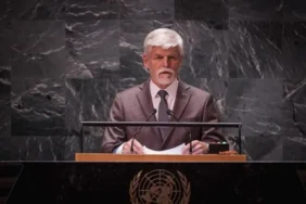 Pavel: Ukrayna’ya dayanışma sembolü olarak tarihi bayrak gönderildi