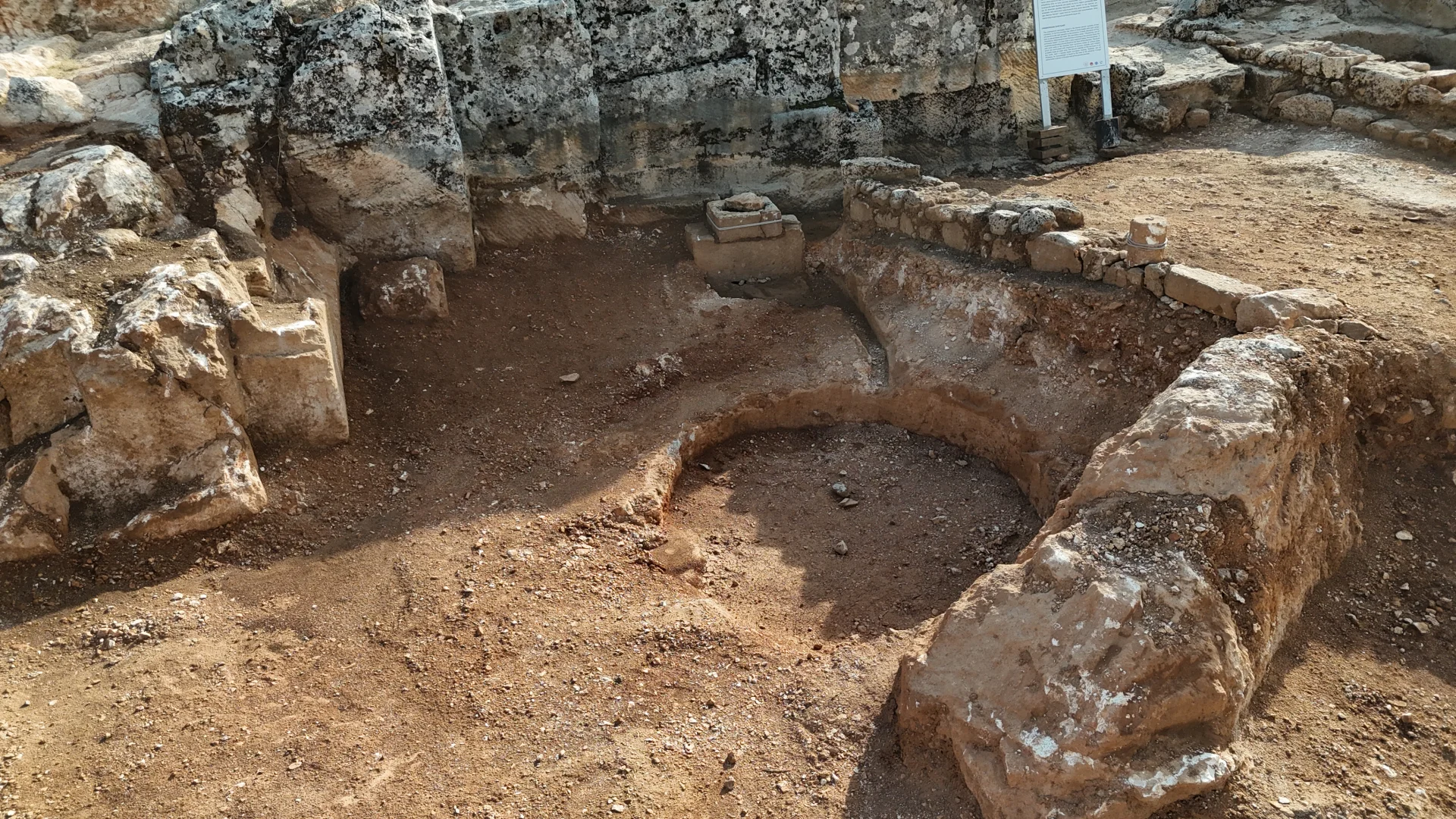 Perre Antik Kenti'nde Roma dönemine ait 1500 yıllık yaşam alanı ortaya çıktı