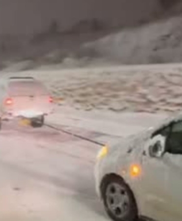 Perre Off-Road Kulübü sahada: Karda mahsur kalan onlarca araç kurtarıldı  - Videolu Haber