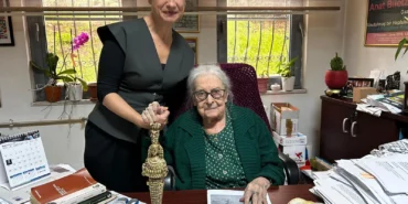 Prof. Dr. İoanna Kuçuradi’ye Efes Selçuk’tan onur ödülü