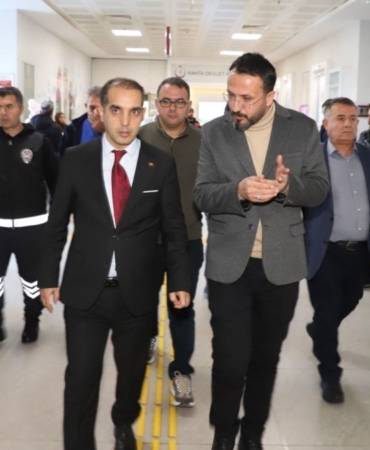 Prof. Dr. Şirik, Kahta Devlet Hastanesi Acil Servisi’nde incelemelerde bulundu