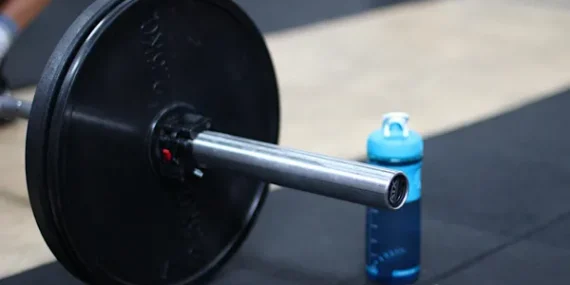 Riyad’da para halterde Kayapınar'dan bronz madalya