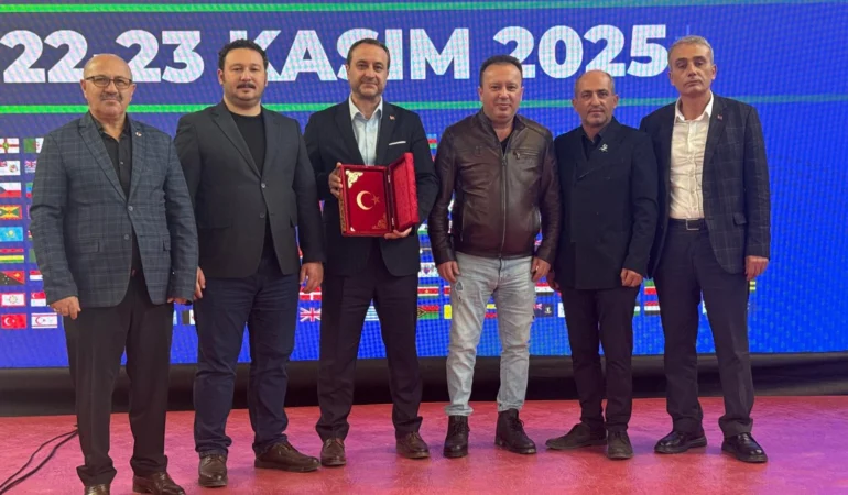 Sağlığın yeni rotası Bursa’da belirlendi... Sağlık Turizmi Zirvesi'nde sürpriz ziyaretçi