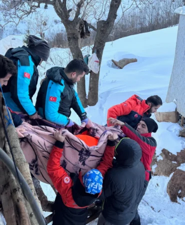 Şahbaz Derneği’nden zorlu kurtarma çalışmalarına hayati destek