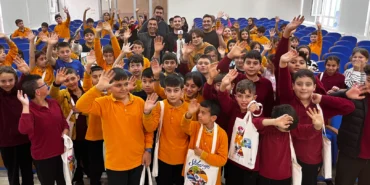 Sakarya'da çocuklar ‘Çok Bilmiş İbiş’ ile eğlendi