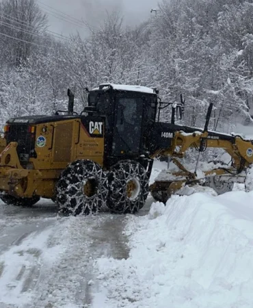 Sakarya'da karla mücadelede yoğun mesai